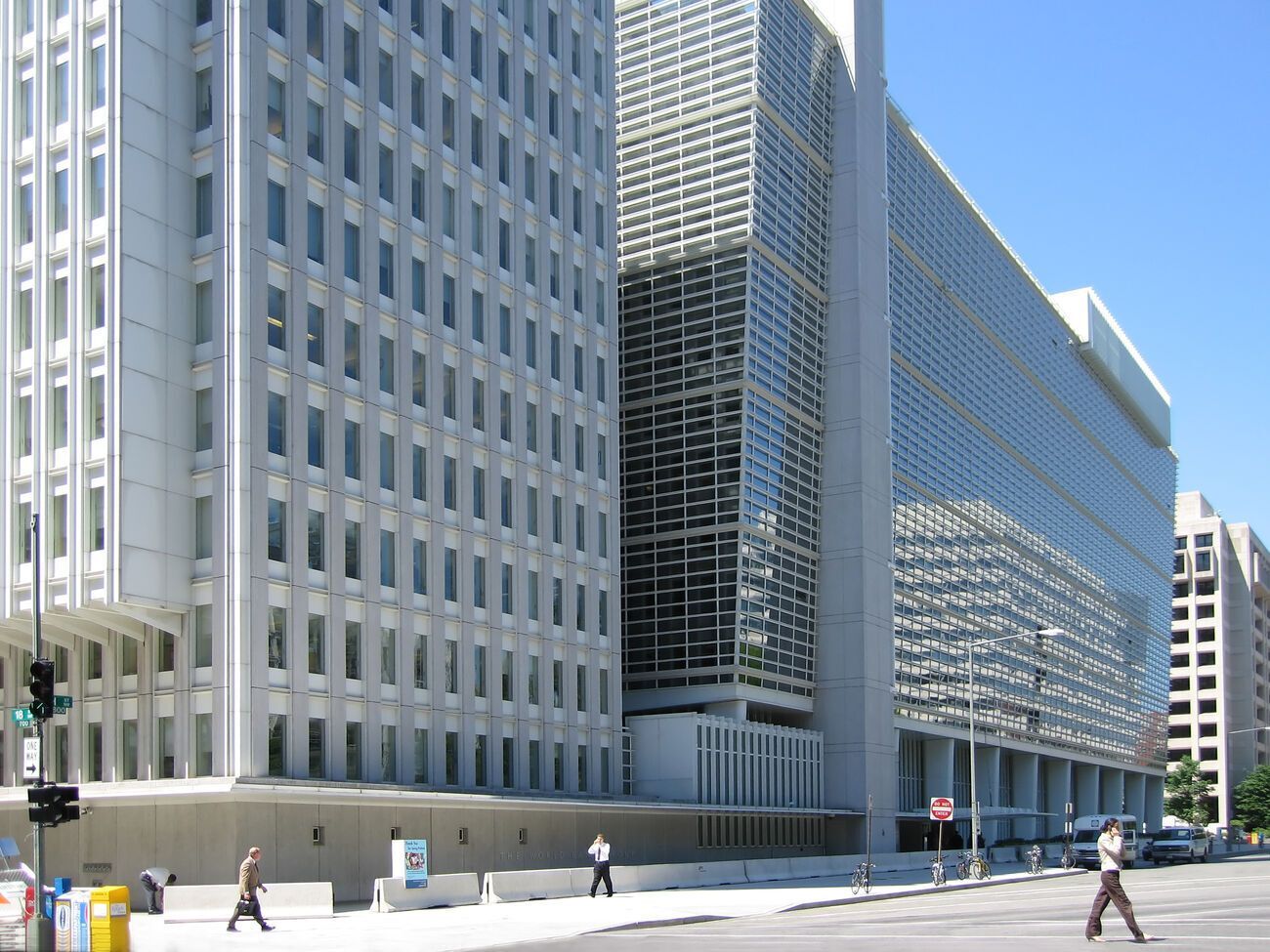 Всемирный банк&nbsp;ухудшил на 2,8 процентных пункта прогноз для ВВП Украины на 2023 год