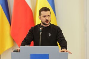 Оборона и защита людей, поддержка стойкости страны, прежде всего воинов – "вопрос номер один" на всех переговорах и встречах, отметил Зеленский