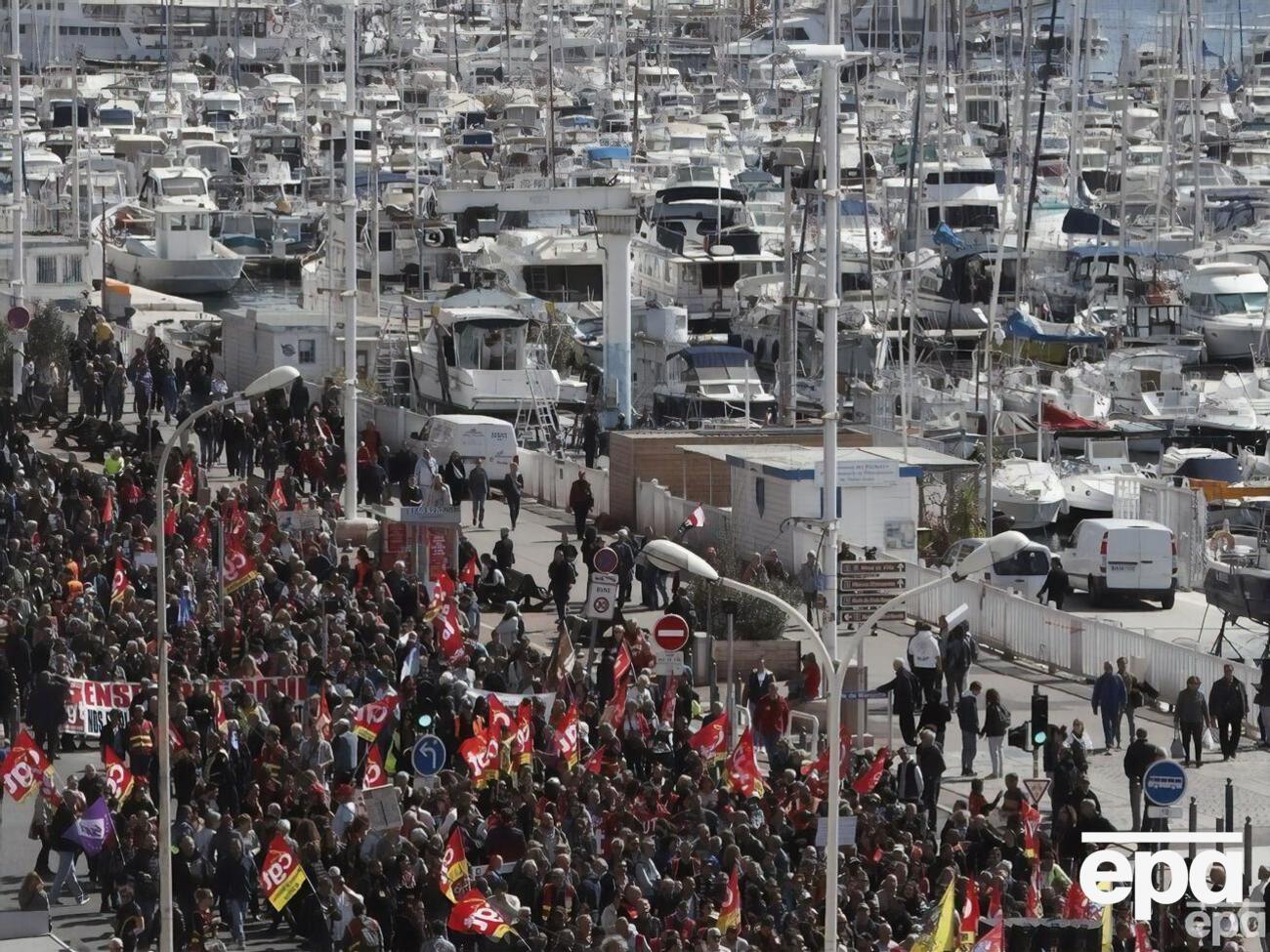 Во Франции прошла уже 11-я демонстрация против пенсионной реформы