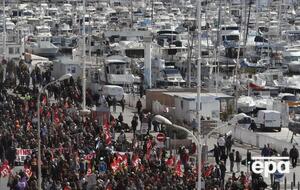 Во Франции прошла уже 11-я демонстрация против пенсионной реформы