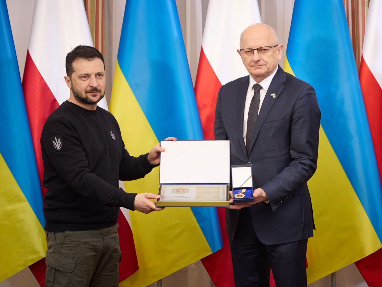 Зеленський вручив мерам Жешува, Перемишля, Любліна та Хелма українські почесні відзнаки "Місто-рятівник"