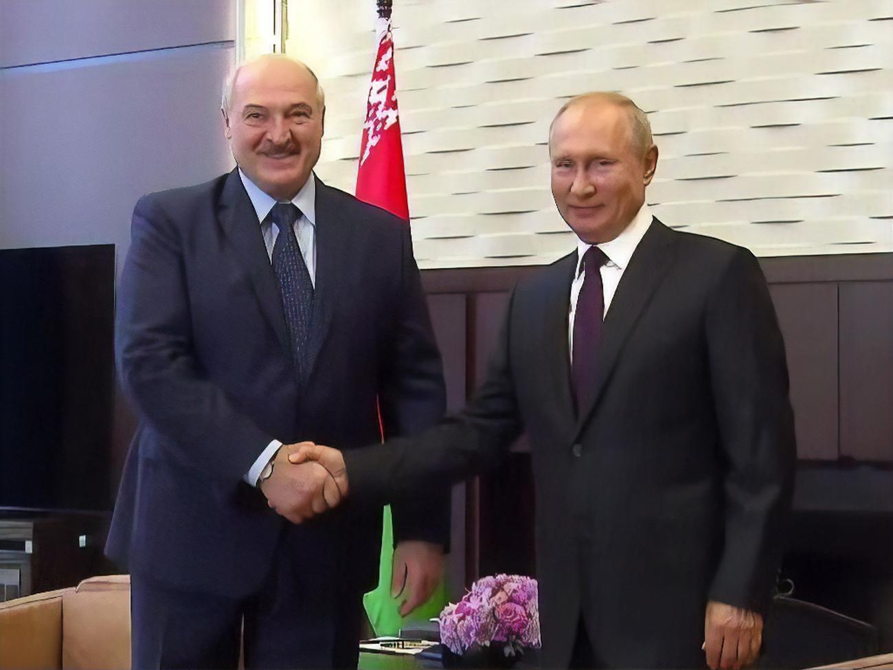 Лукашенко – подельник Путина и может понести ответственность, убежден Яценюк
