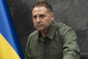 Єрмак повідомив, що постраждалій дівчинці проводять операцію.