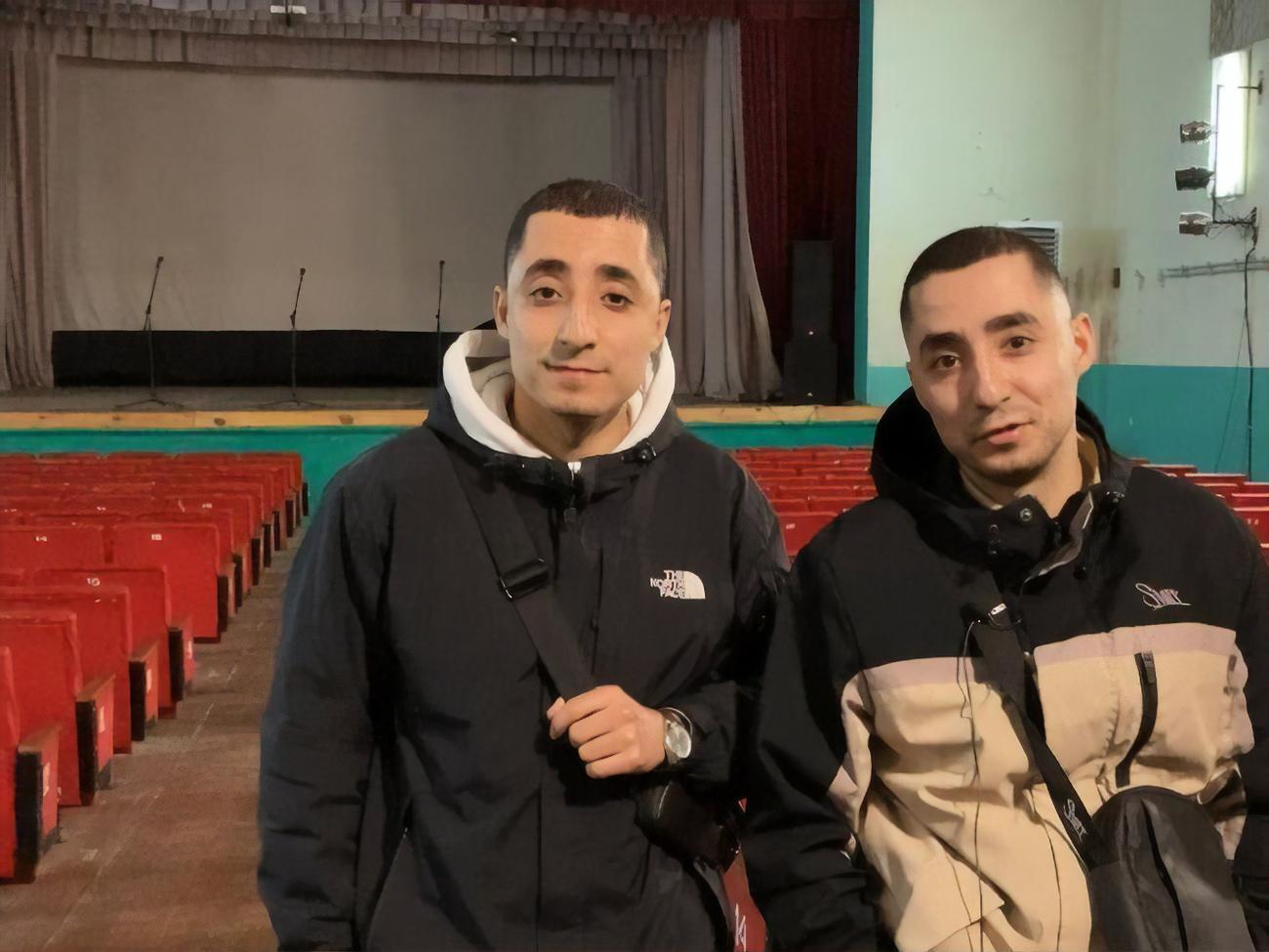 Головні ролі у фільмі зіграли уродженці Близнюків &ndash; брати Раміл та Аміл Насірови з гурту "Курган & Agregat"