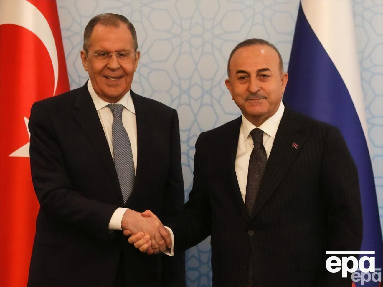 Чавушоглу после переговоров с Лавровым согласился с российскими требованиями, которые РФ увязывает с продолжением работы "зернового коридора"