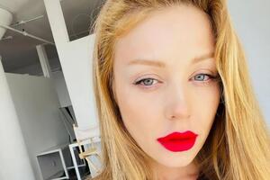 Тіна Кароль обрала трендове джинсове вбрання від українського бренда
