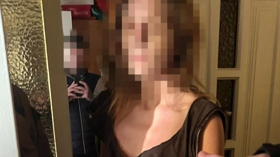 За даними СБУ, підозрювана закликала своїх читачів робити скріншоти електронних карт із координатами українських військ і надсилати їй