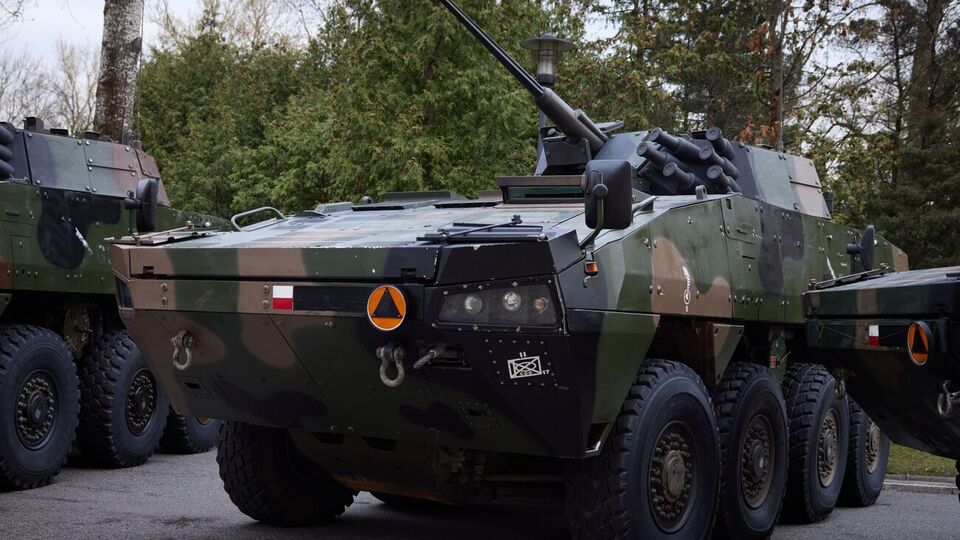 Украина закупит у Польши 150 бронемашин Rosomak