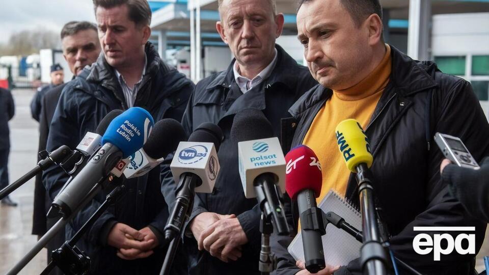 Україна зупиняє експорт у Польщу чотирьох культур, повідомив Сольський