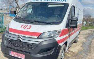 Окупанти обстріляли "швидку" приблизно о 16.00 під час виїзду на виклик у Бериславі, зазначили у МОЗ
