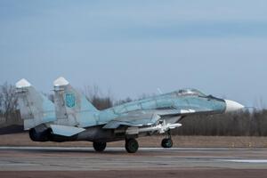 Украинские пилоты 7 апреля нанесли девять авиаударов по районам сосредоточения оккупантов, отметили в Генштабе ВСУ