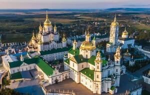 У Почаївській лаврі зараз богослужіння проводить Українська православна церква Московського патріархату