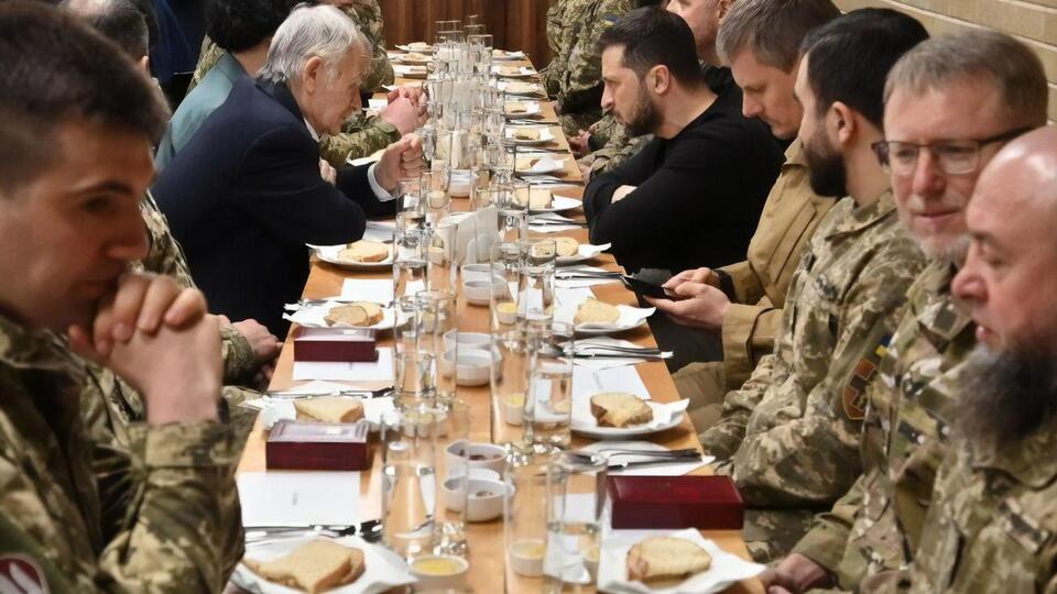 Зеленский вместе с Джемилевым и защитниками Украины принял участие в ифтаре