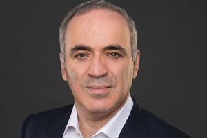 Украина уже в НАТО, и неважно, когда она станет членом официально. Сейчас главное – выиграть войну и поднять украинский флаг в Севастополе