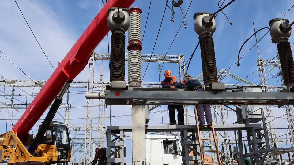 За даними "Укренерго", ремонтним бригадам удалося повернути в роботу 80% пошкодженої окупантами магістральної мережі