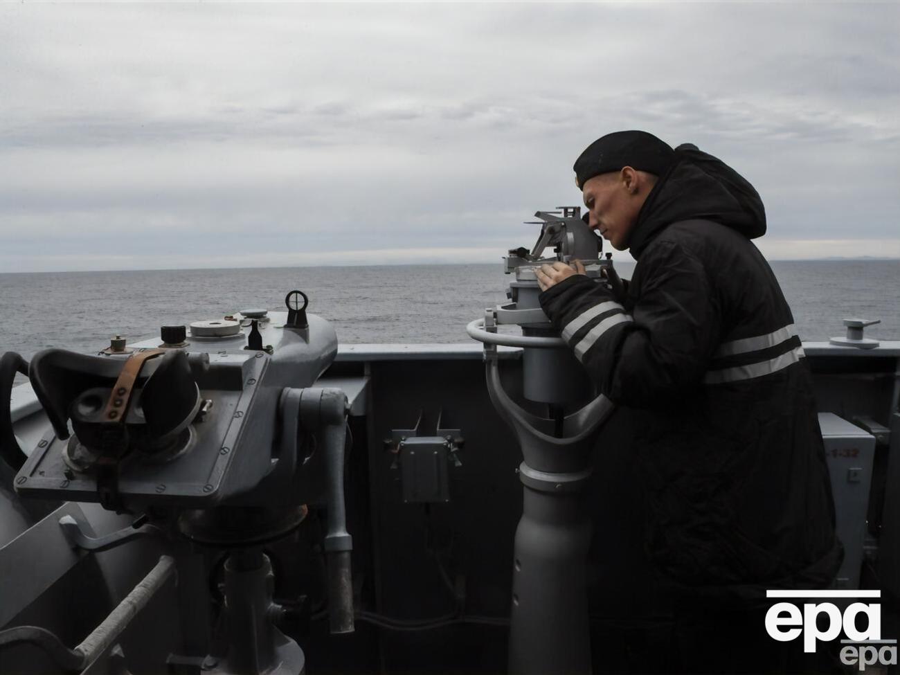 Всего на боевом дежурстве в Черном море находится 10 кораблей противника