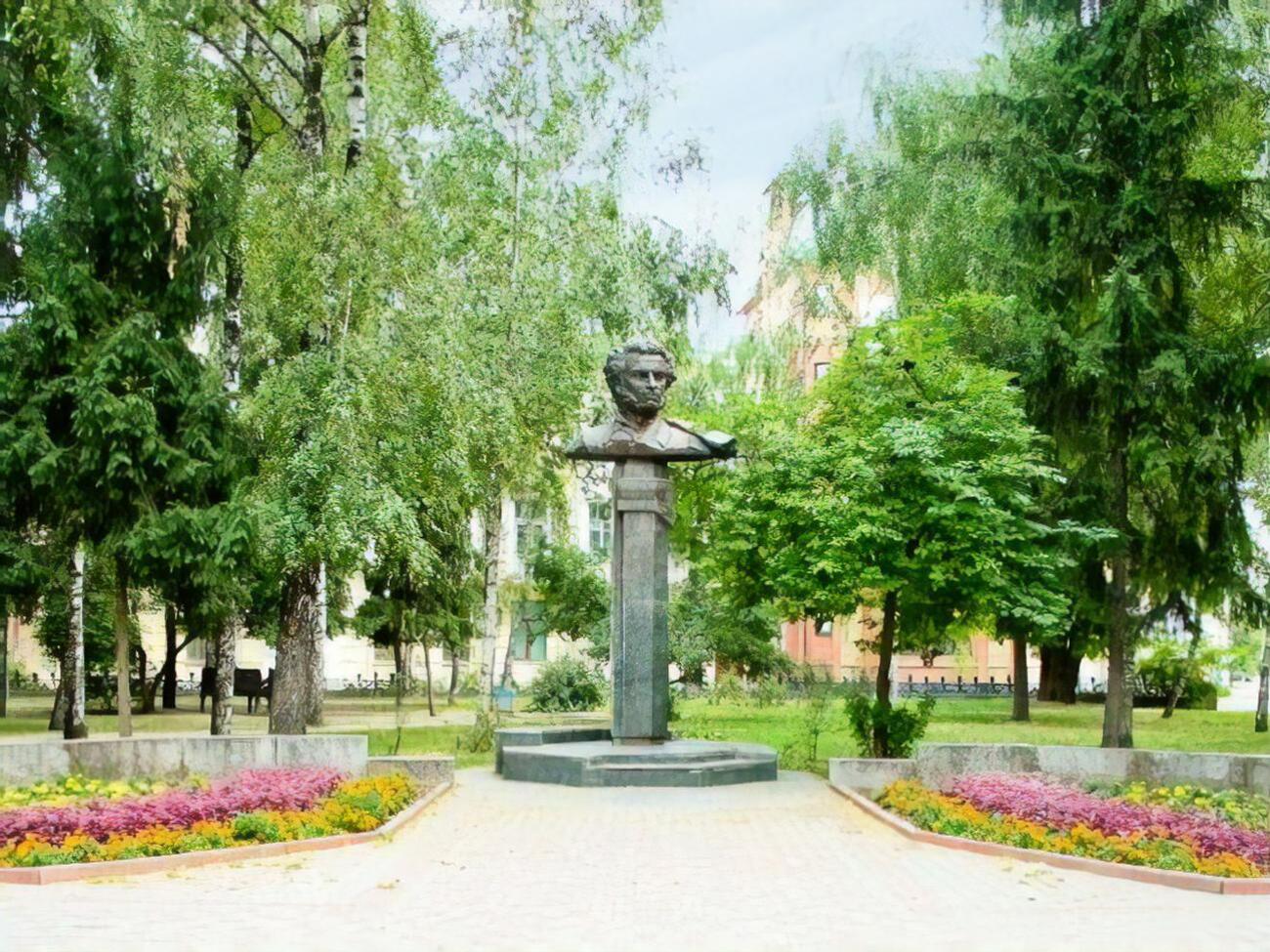 В Украине уже убрали ряд памятников Пушкину в разных городах
