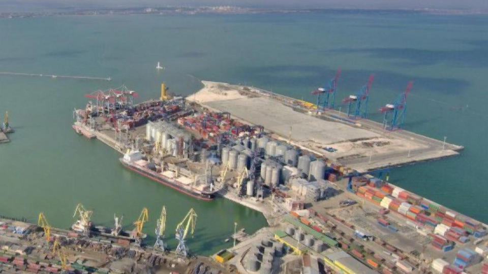 Сьогодні заблоковано всі морські торговельні порти України, окрім портів Великої Одеси