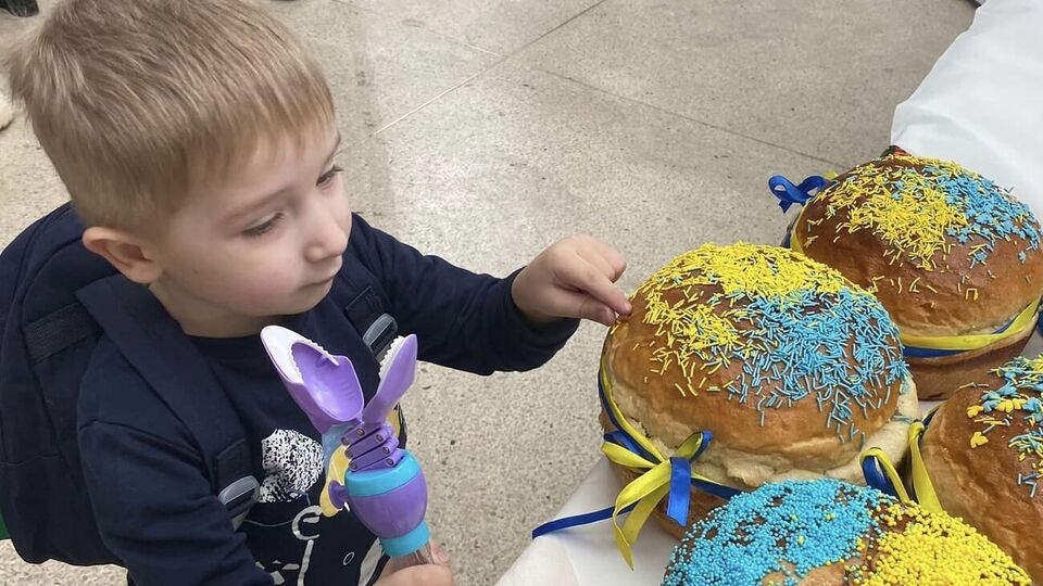 Тризуб викладали 25 хвилин, зазначив Холод