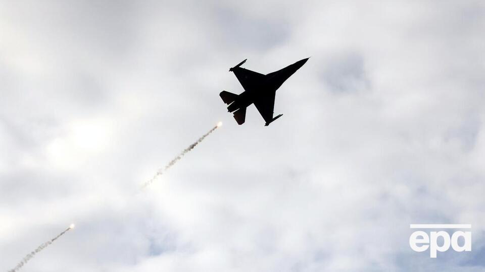 Румунські F-16 підняли в повітря і згодом вони ідентифікували два російські винищувачі Су-27