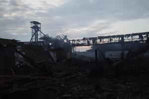 Російські бомби знищили елеватор у Бериславі