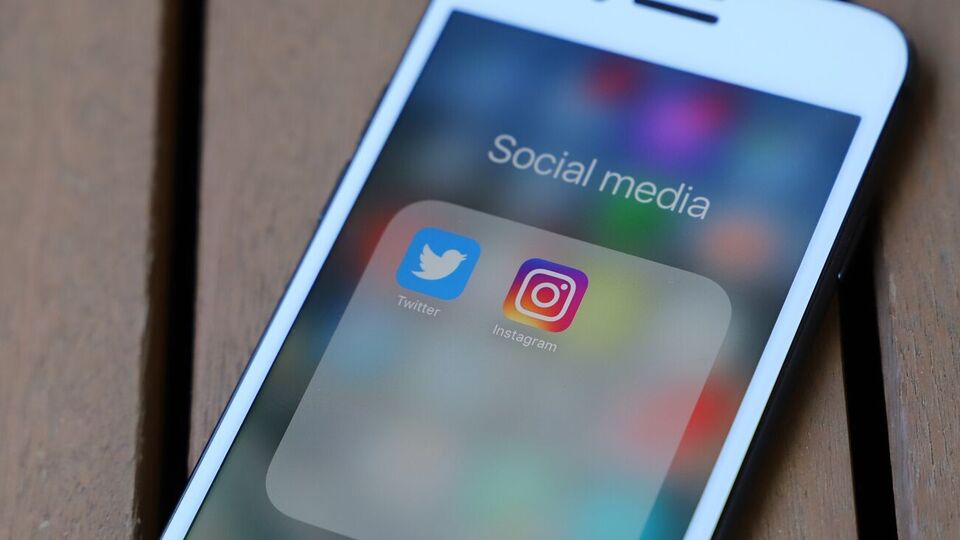 Twitter снова показывает пользователям аккаунты российских органов власти