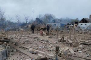 По данным Лысака, военные воздушного командования "Восток" сбили семь вражеских ракет, однако избежать прилетов не удалось