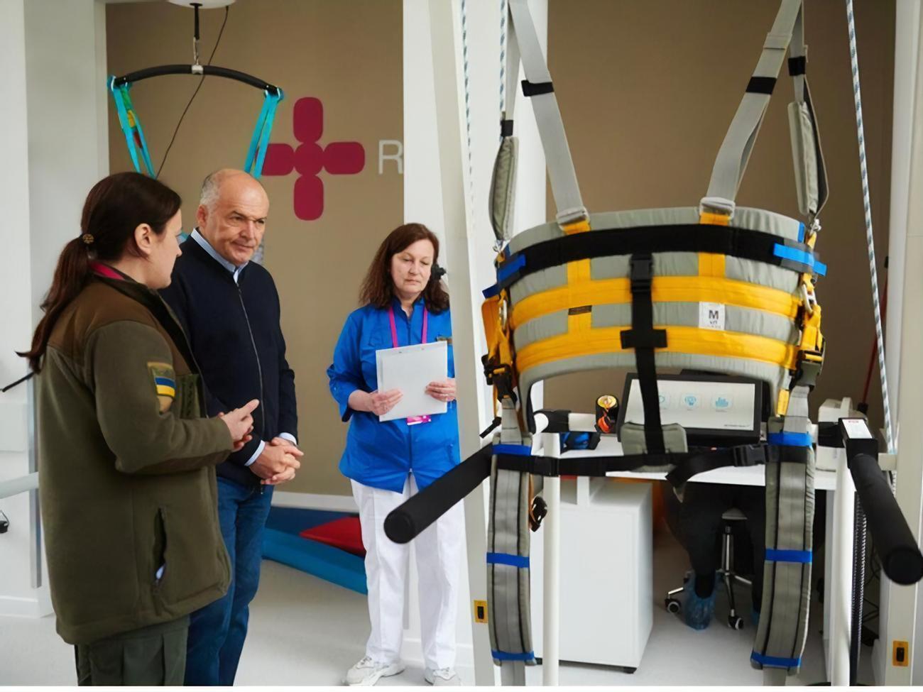 На создание сети центров&nbsp;Recovery семья Пинчук направила средства, полученные от продажи скульптуры&nbsp;Кунса Balloon Monkey