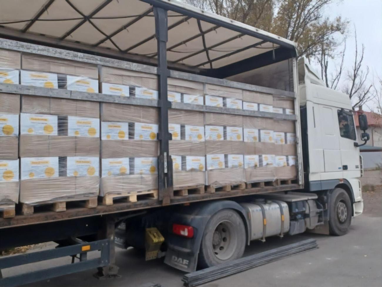 Автомобили с продуктовыми наборами для мариупольцев в Тернополь, Ужгород и Ровно