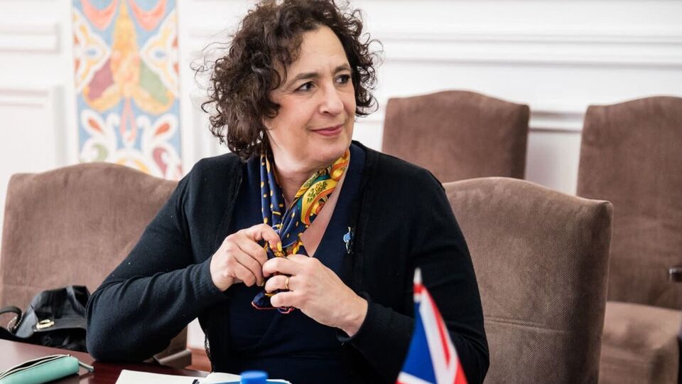 Сіммонс не вважає винищувачі першочерговою потребою України