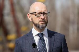Яценюк: Росіяни перевели свою економіку на військові рейки. Це небезпечний, серйозний ворог