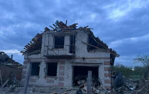 Российские снаряды разрушили жилье и хозяйственные постройки