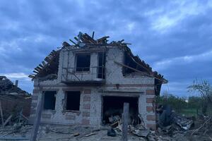 Российские снаряды разрушили жилье и хозяйственные постройки
