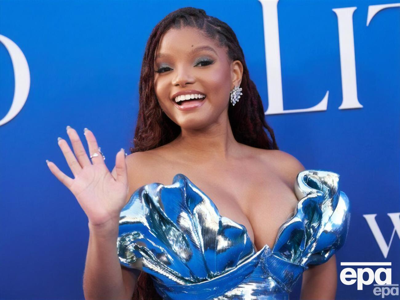 Бейли&nbsp;выбрала для премьеры наряд от бренда&nbsp;Valdrin Sahiti