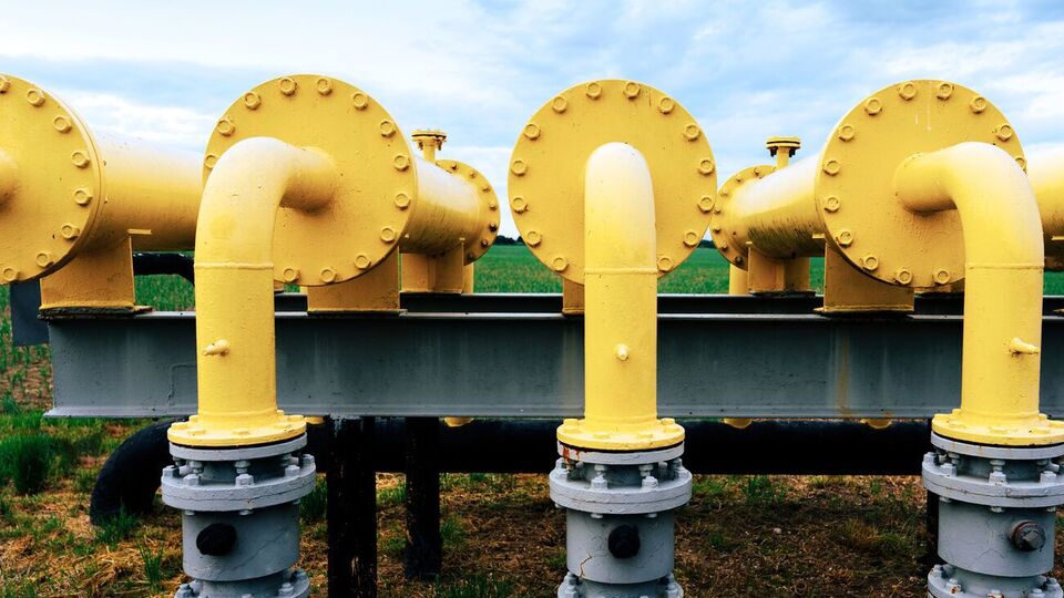 В Україні впав попит промисловості на газ, тому приватні компанії не можуть реалізувати на місцевому ринку весь видобутий газ і приблизно 30% видобутку щомісяця закачують у ПСГ