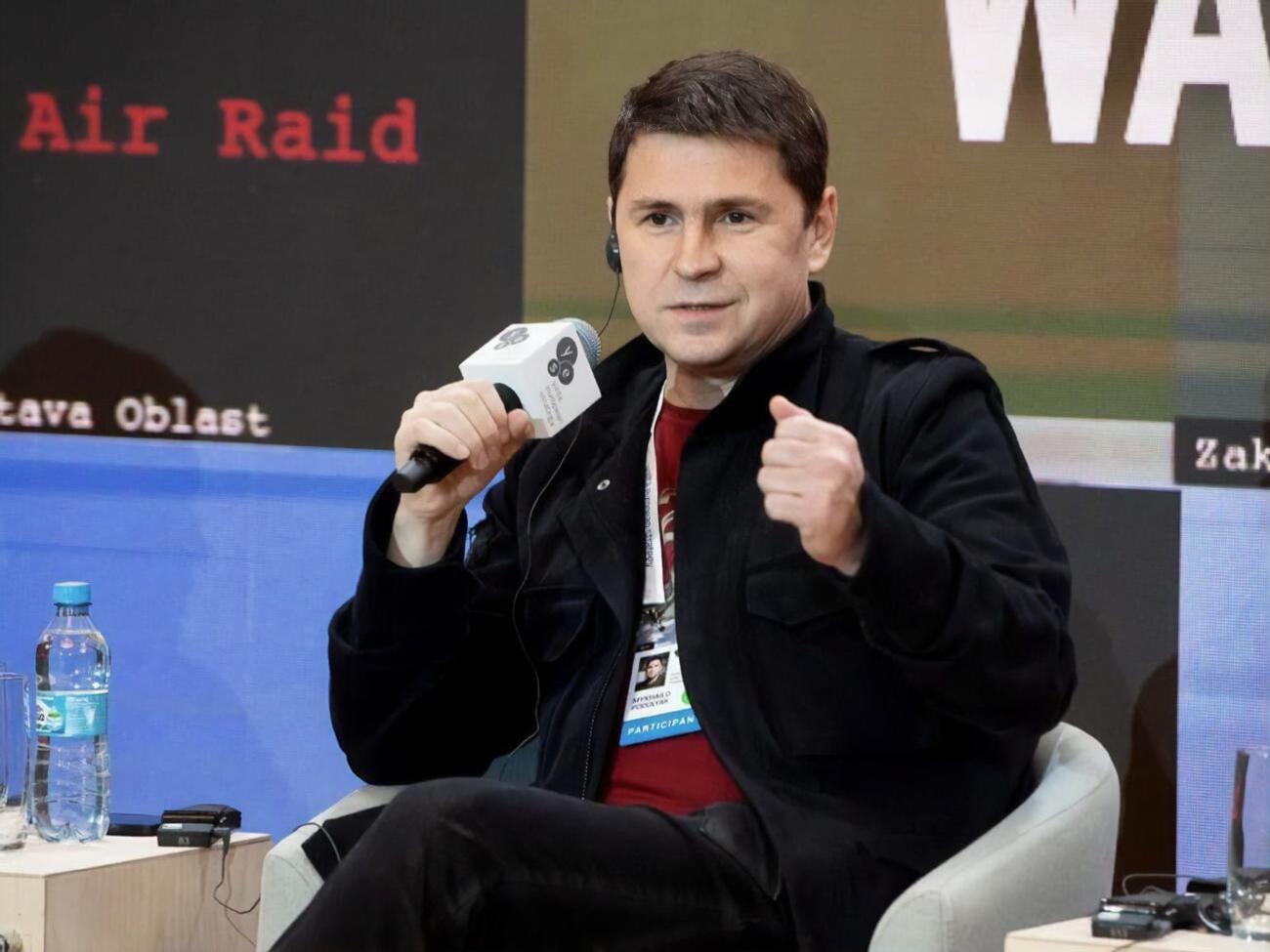 Подоляк (на фото) заявил, что Пригожину остается только "ждать финала"