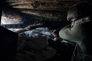 Українські захисники 10 травня відбили понад 30 атак ворога на сході України