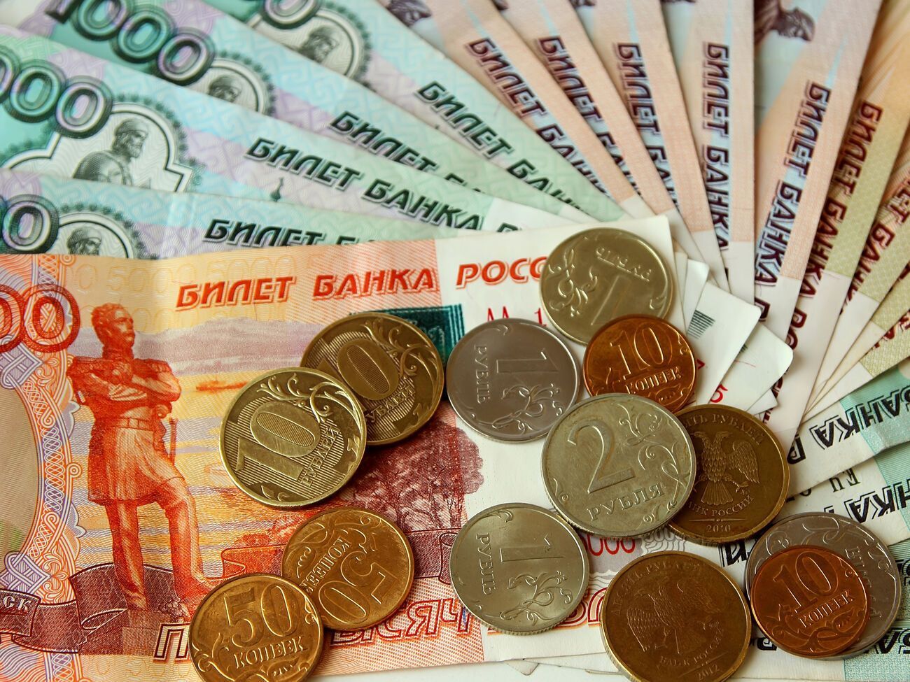 Блокування коштів відбувається на рівні рішення у Москві, зазначили у ЦНС