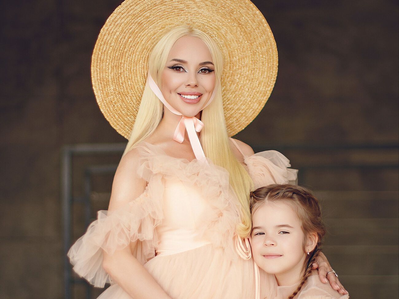 Від попередніх стосунків у СолоХи є дочка Аріанна