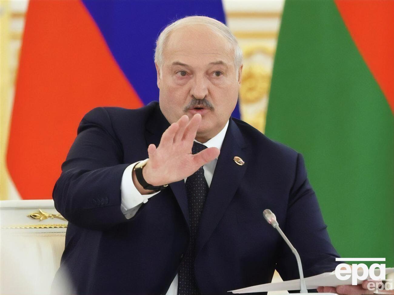 За версією Кремля, Лукашенко мав термінову потребу повернутися до Мінська для участі в "заходах"