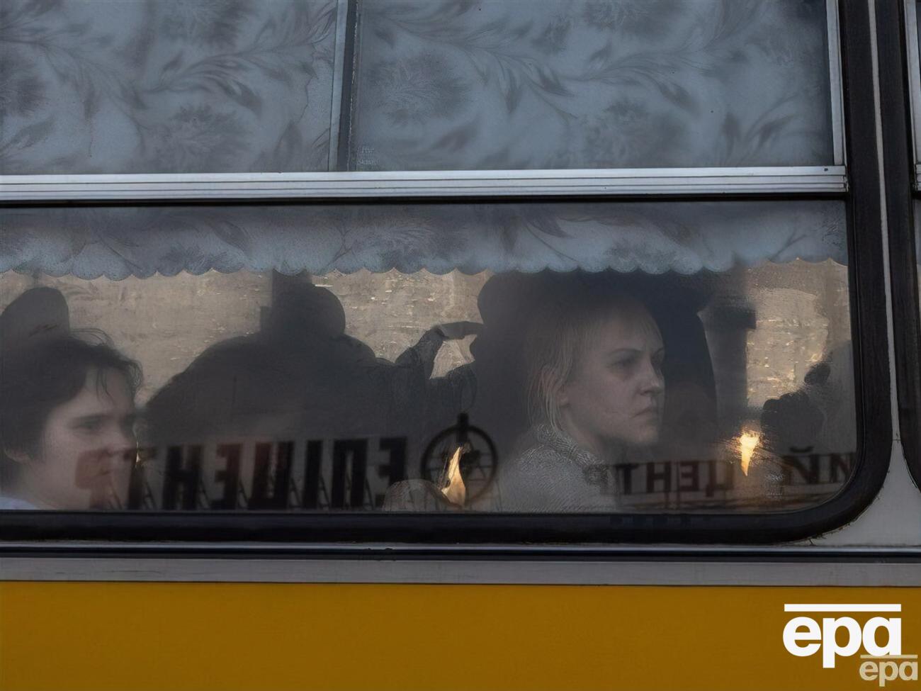 Оккупанты "эвакуируют" людей в Бердянск