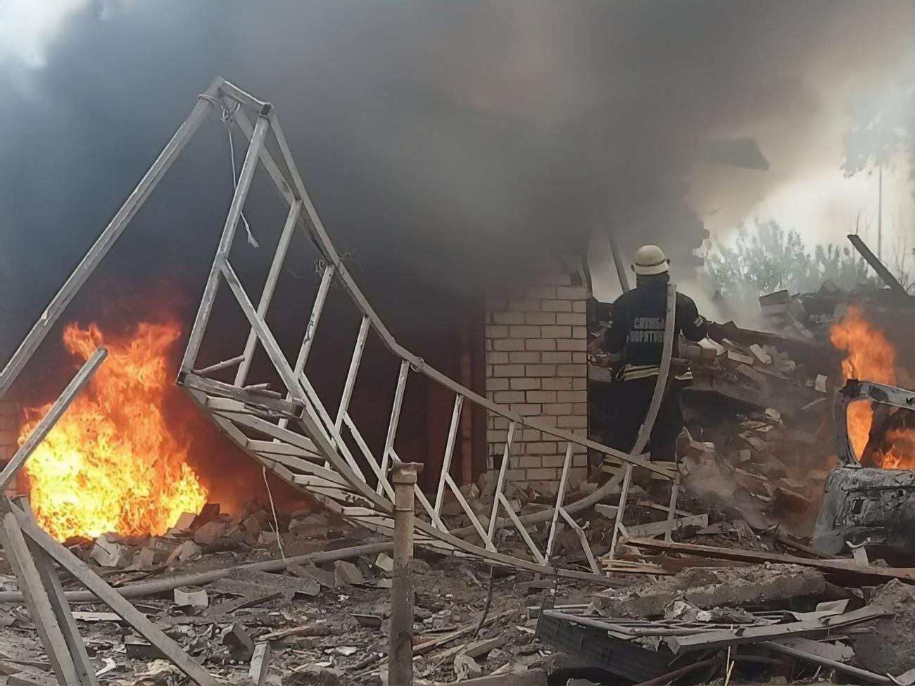 На місці прильоту сталася пожежа