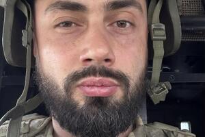 Нужно официально разрешить платить за отказ от призыва в армию. Это уменьшит коррупцию в военкоматах, а деньги пойдут на нужды ВСУ