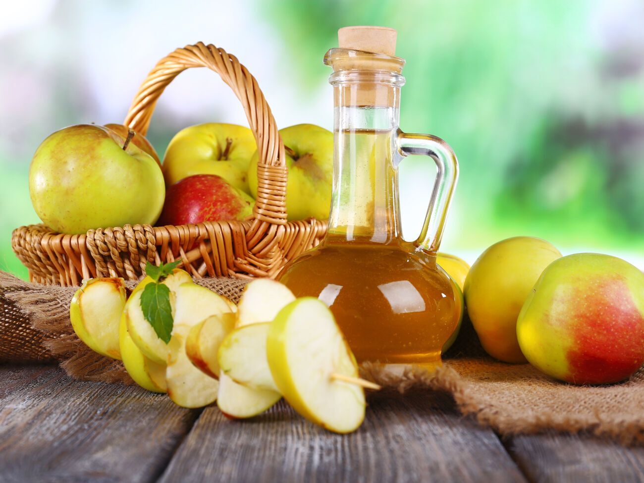 Клопотенко порекомендовал иметь под рукой несколько видов уксуса