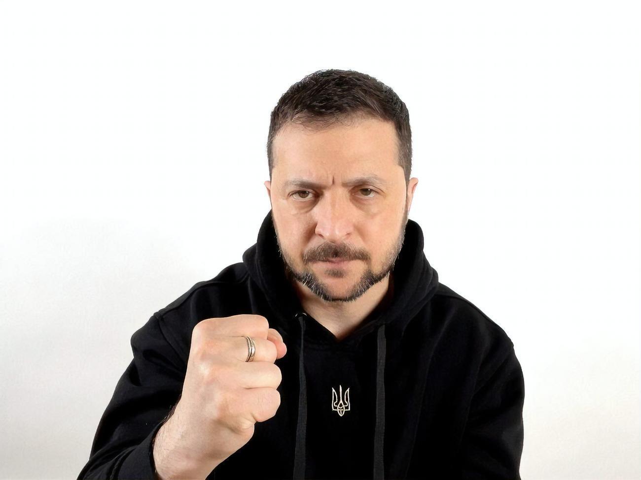 Никогда на украинской земле не будут господствовать чужие флаги, отметил Зеленский