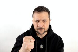 Никогда на украинской земле не будут господствовать чужие флаги, отметил Зеленский