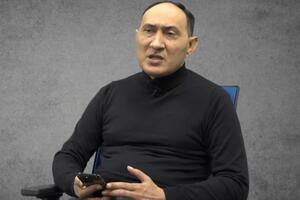 Рустамзаде: Российская армия готовится к оборонительно-наступательной операции. Под Бахмутом увязла, в Авдеевке увязла, в Марьинке увязла. Украина тоже копит ресурс