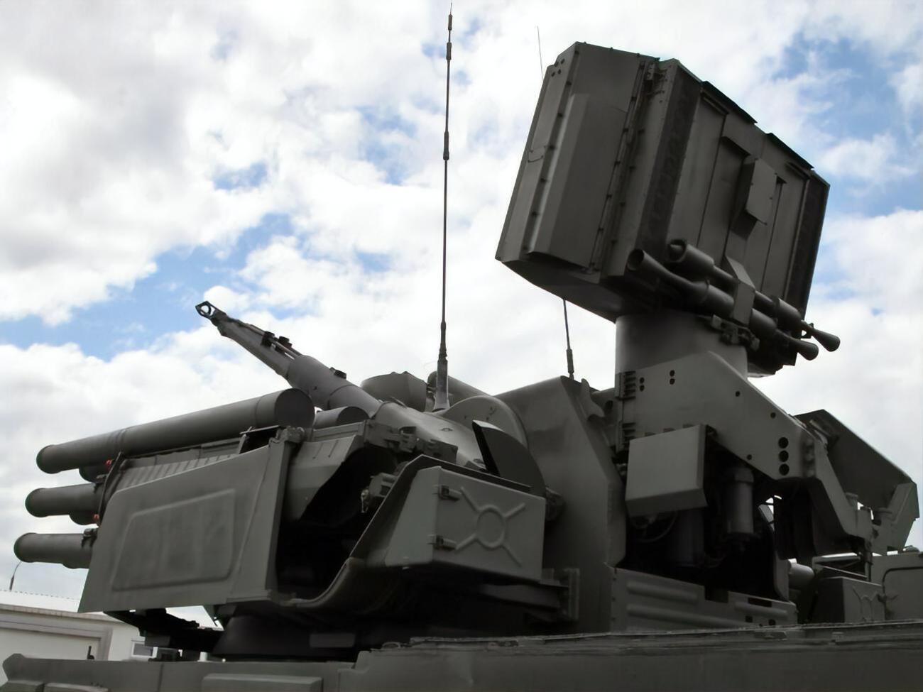 Украинская аэроразведка и ракетчики успешно выследили и уничтожили под Бахмутом современный российский ЗРК "Панцирь-С1"