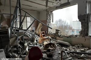 Снаряды оккупантов попали в здания школы и больницы, а также в промышленные предприятия