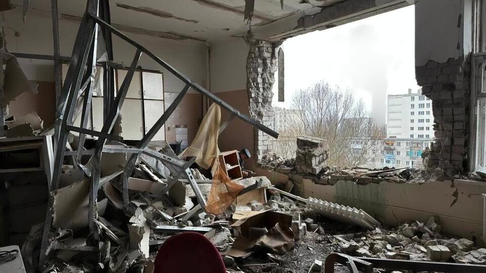 Снаряди окупантів влучили в будівлі школи й лікарні, а також у промислові підприємства